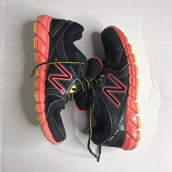 New balance women’s running shoes size 61/2 black - Picture 2 of 8